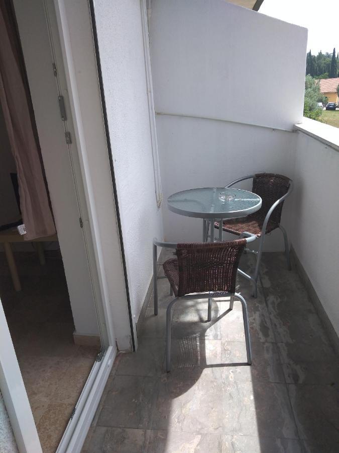 Luna Tsuki Seven Aparthotel Rovinj Exterior photo