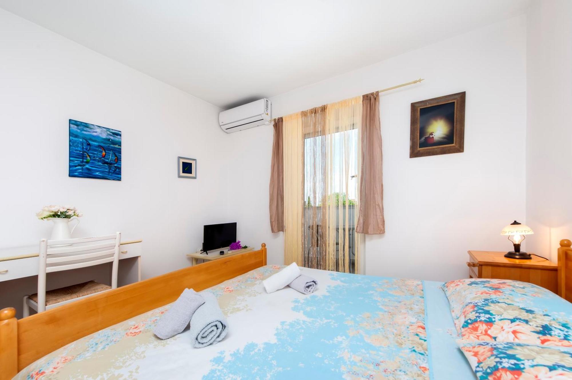 Luna Tsuki Seven Aparthotel Rovinj Exterior photo