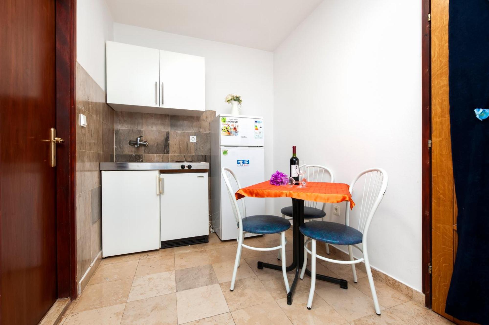 Luna Tsuki Seven Aparthotel Rovinj Exterior photo